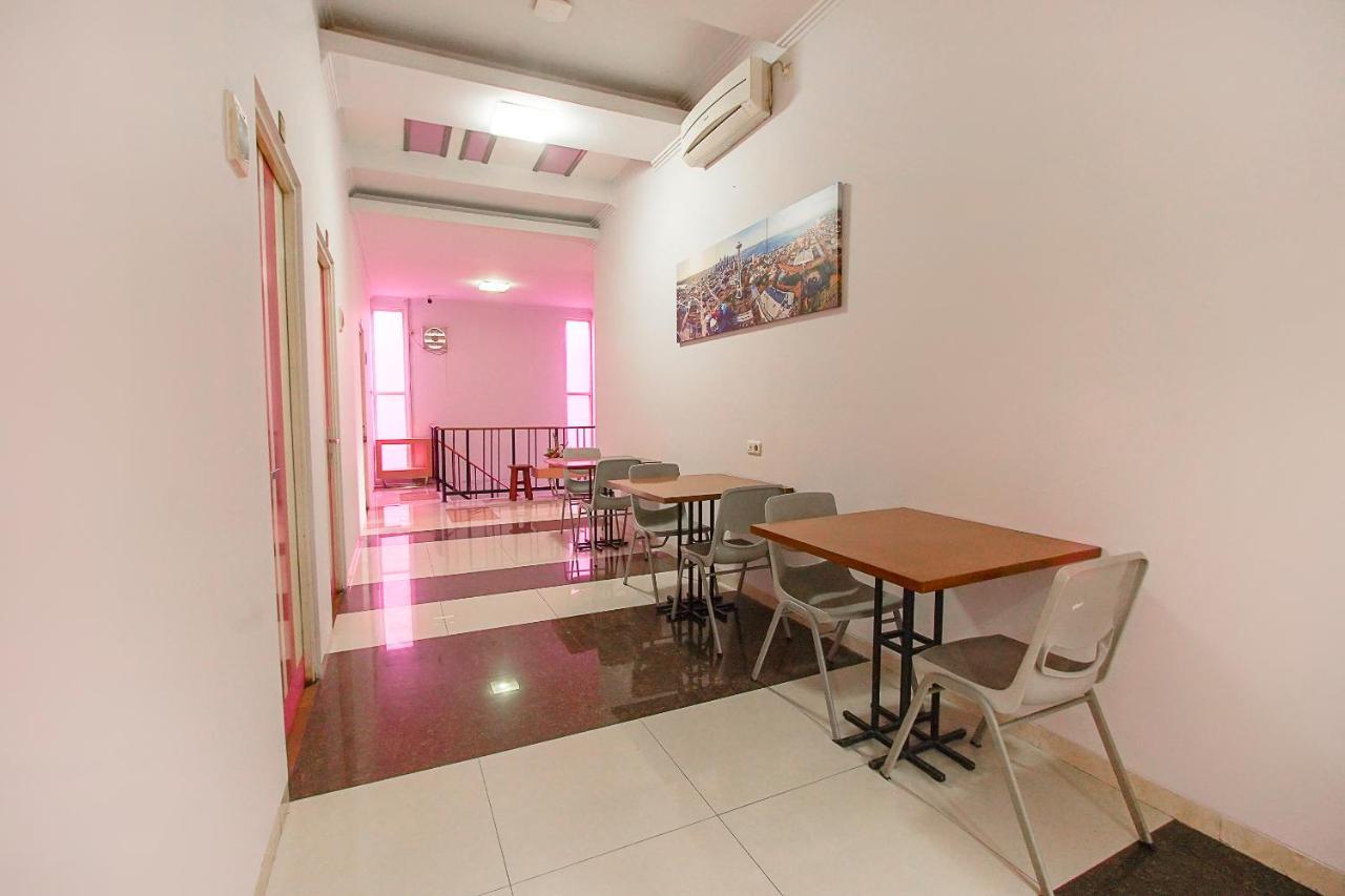 Urbanview Hotel Fiffa Kauman Маланг Екстериор снимка