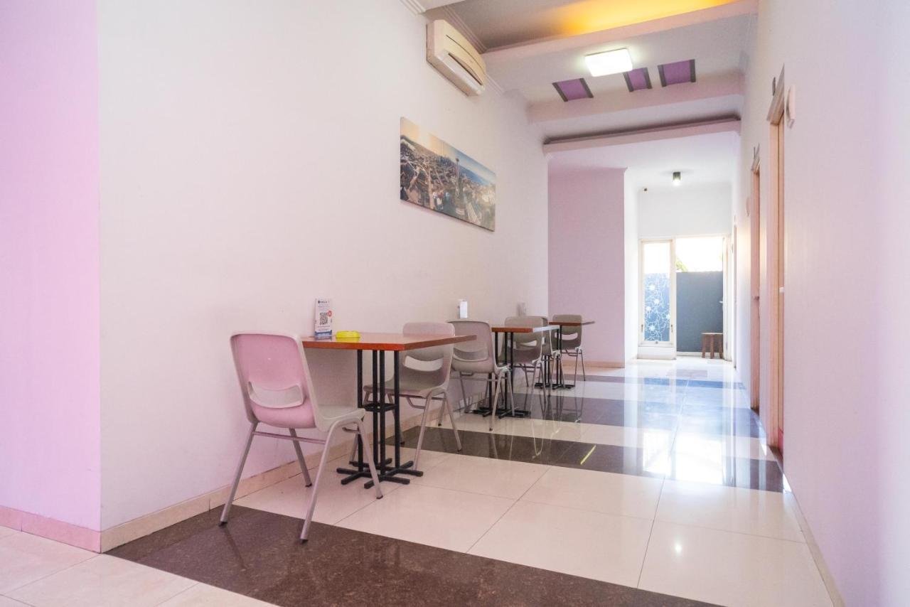 Urbanview Hotel Fiffa Kauman Маланг Екстериор снимка