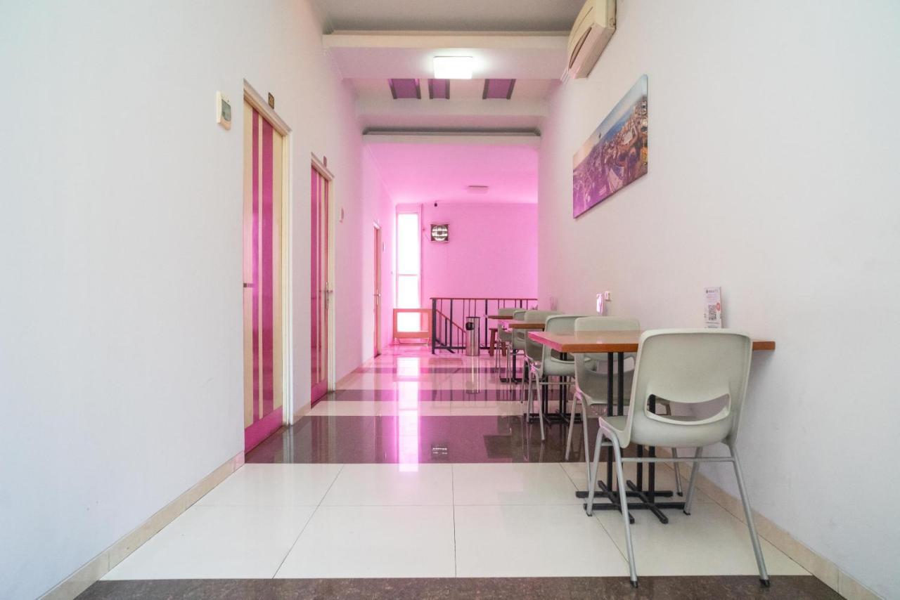 Urbanview Hotel Fiffa Kauman Маланг Екстериор снимка
