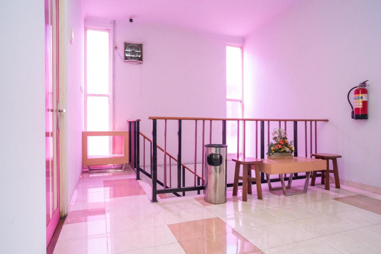 Urbanview Hotel Fiffa Kauman Маланг Екстериор снимка